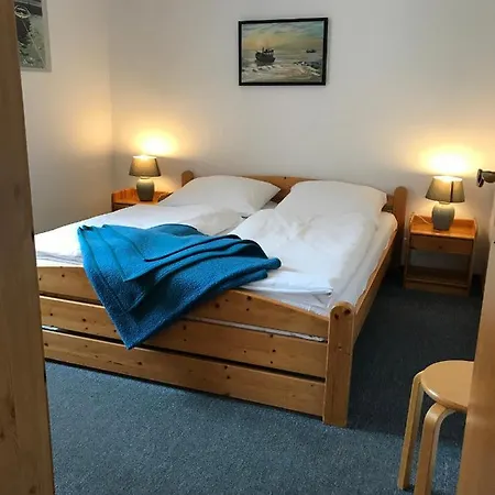 Martens - Jana Wieck